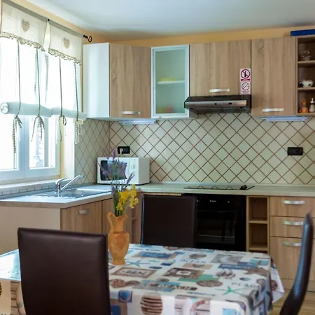 Apartament Lily By Interhome *